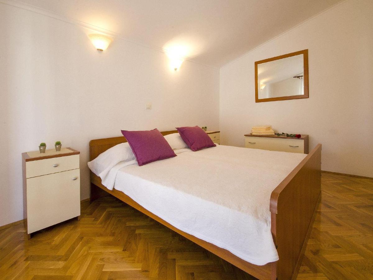 Apartments Patricija ロヴィニ エクステリア 写真