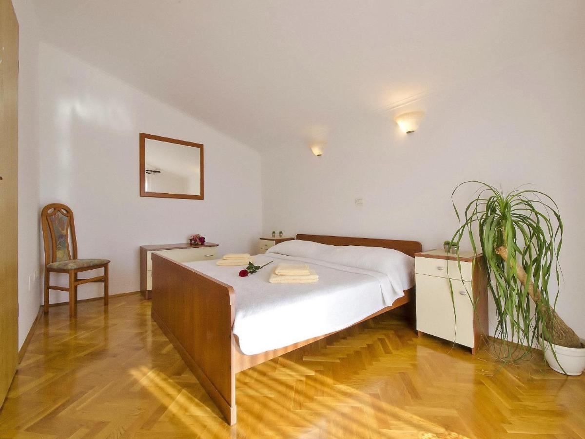 Apartments Patricija ロヴィニ エクステリア 写真