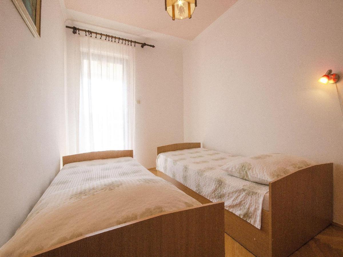Apartments Patricija ロヴィニ エクステリア 写真