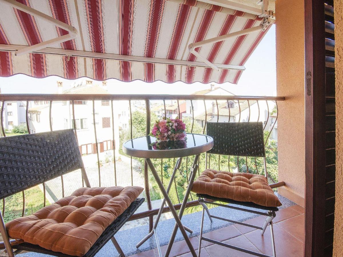 Apartments Patricija ロヴィニ エクステリア 写真